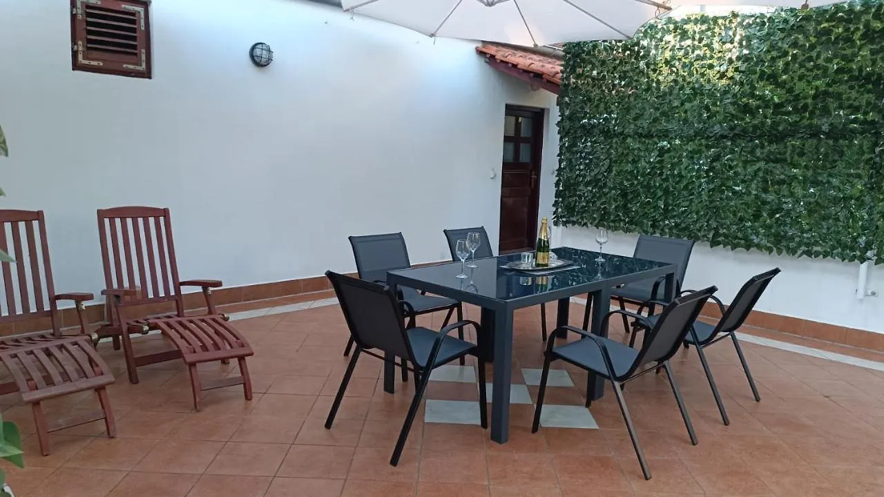 Studio apartment Jemi Pula