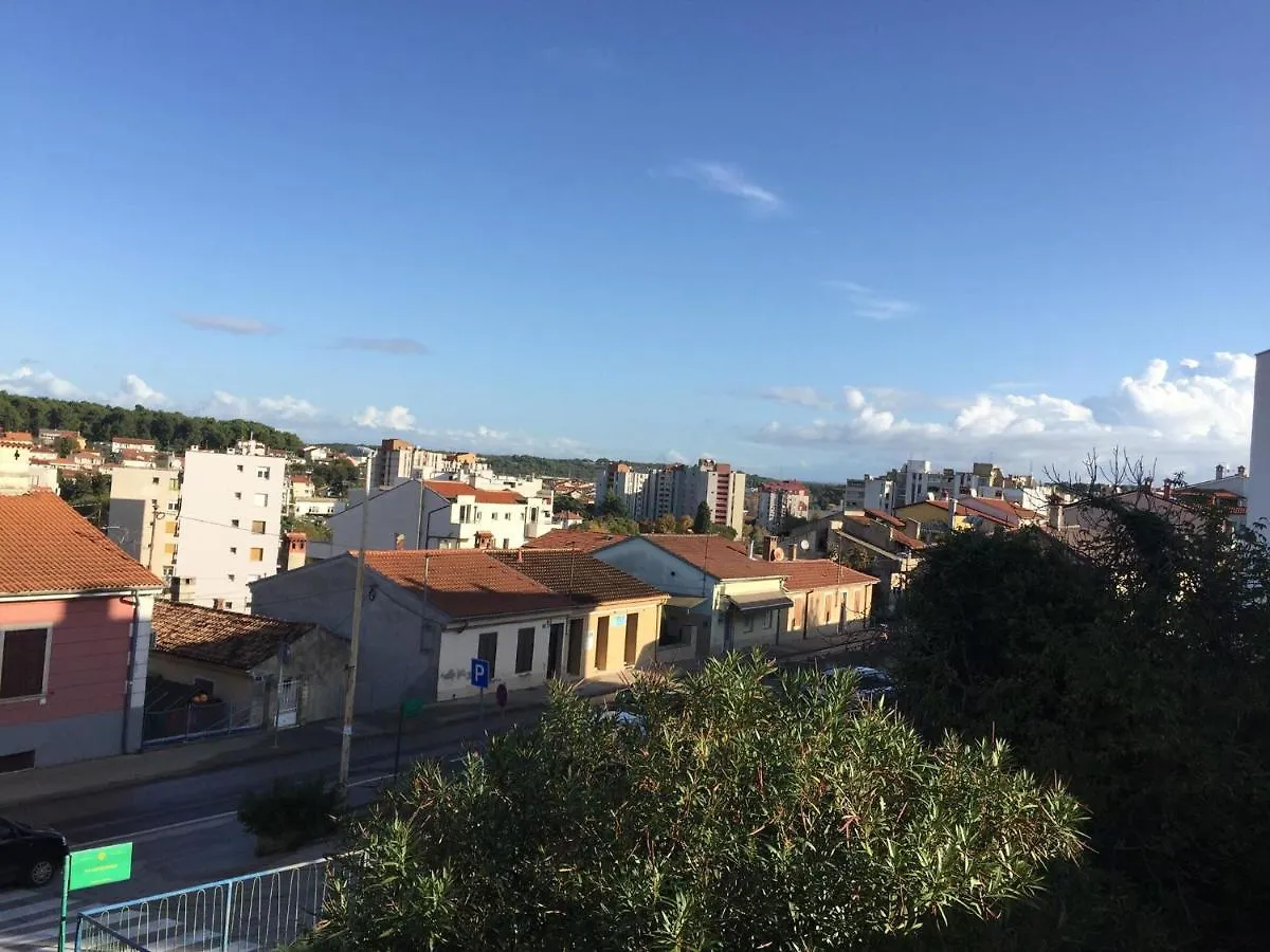 Studio apartment Jemi Pula