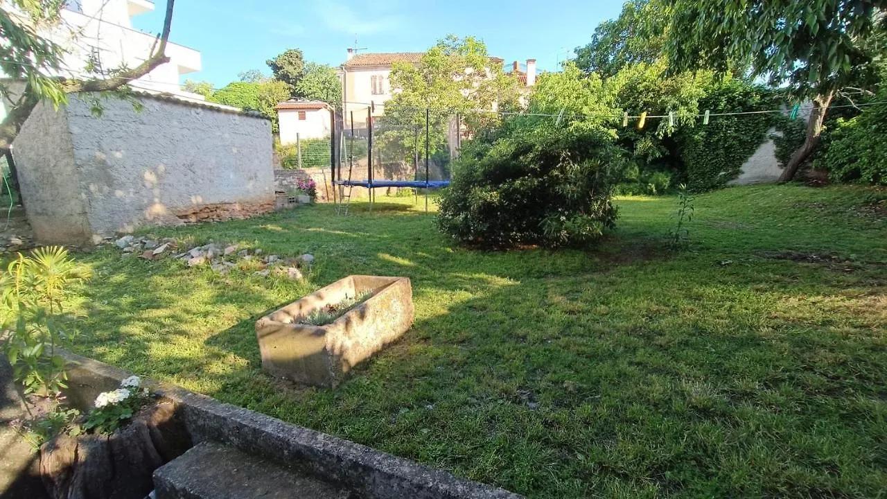 Studio Apartment Jemi Pula